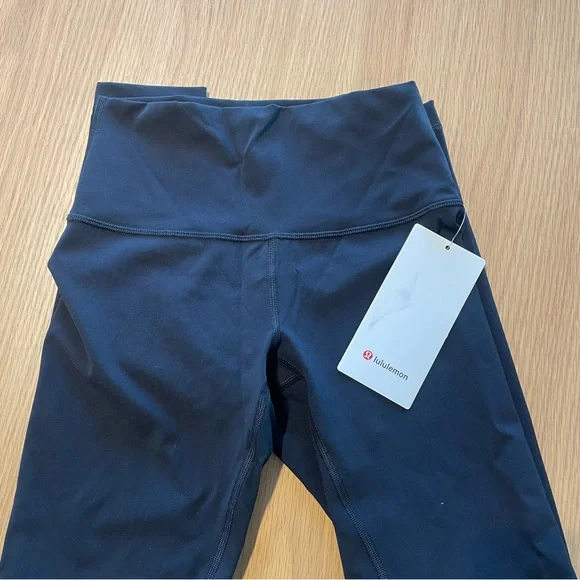 COPY - NWT Lululemon Wunder Train High-Rise Tight 28" in Black size 4 - Picture 3 of 4